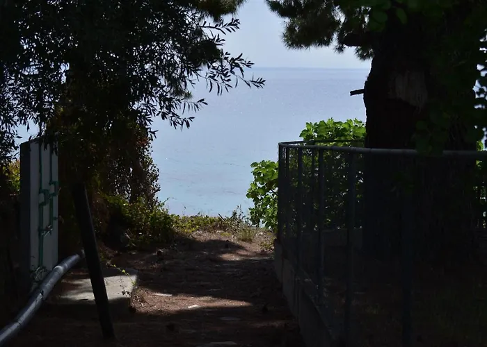 Mathesi Sea Front Элия