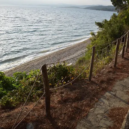 Mathesi Sea Front Apartment